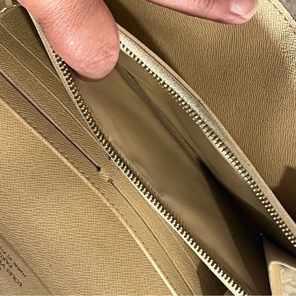 Louis Vuitton Sarah Cream and Gray Long wallet - Picture 13 of 15